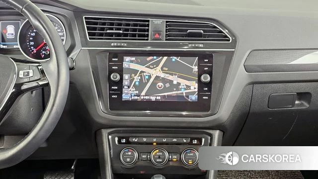 Volkswagen Tiguan second Generation 2019 Белый из Кореи, фото 5