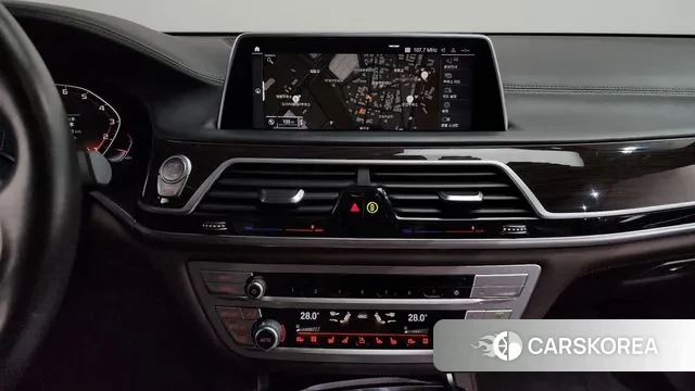 BMW 7 Series (G11) 2022 Белый из Кореи, фото 5