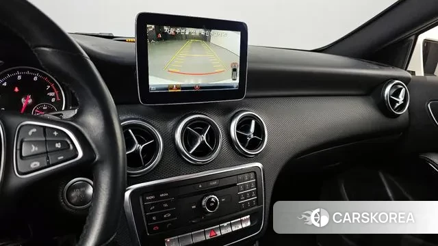 Mercedes-Benz A-Class W176 2018 Белый из Кореи, фото 5