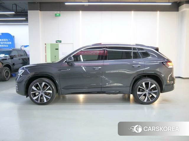Volkswagen Tanyue 2023 Черный из Китая, фото 5