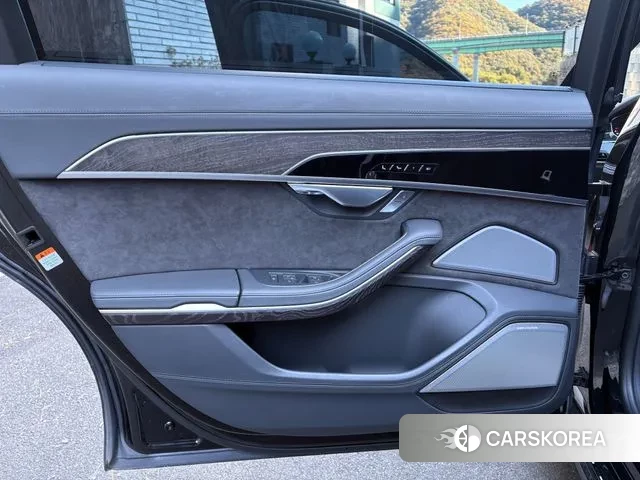 Audi A8 (D5) 2021 Черный из Кореи, фото 5