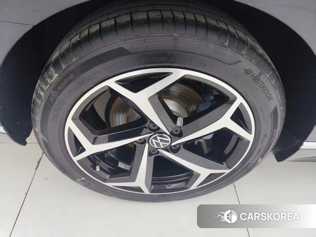 Volkswagen Magotan 2023 Черный из Китая, фото 5