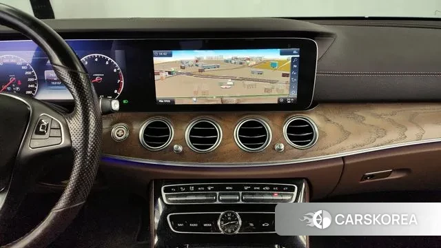 Mercedes-Benz E-Class W213 2018 Серый из Кореи, фото 5