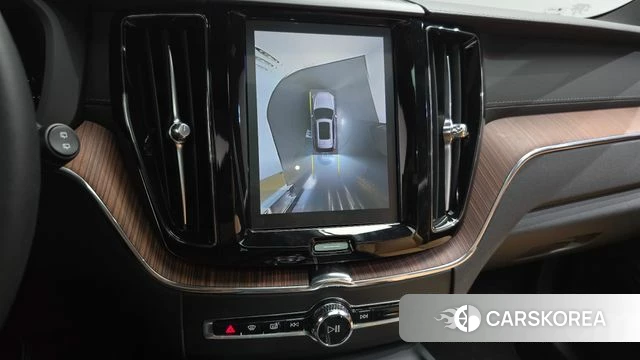 Volvo XC60 second Generation 2023 Белый из Кореи, фото 5