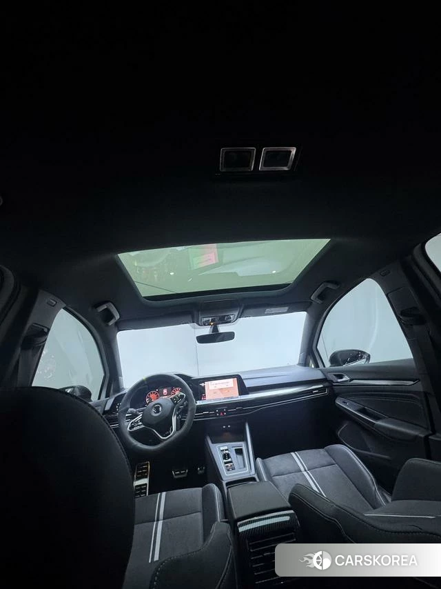 Volkswagen Golf 2023 Белый из Китая, фото 5