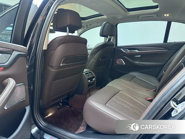 BMW 5 series 2021 Черный из Китая, фото 5