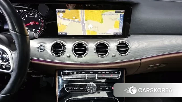 Mercedes-Benz E-Class W213 2018 Белый из Кореи, фото 5