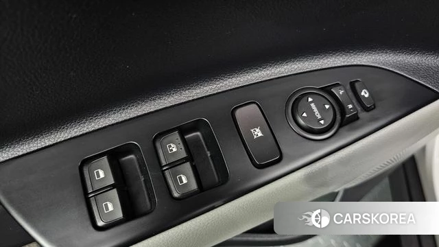 Kia Stonic 2018 Белый из Кореи, фото 5