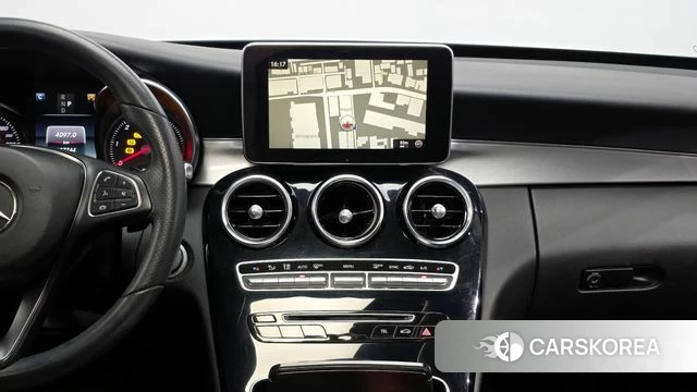 Mercedes-Benz C-Class W205 2018 Белый из Кореи, фото 5