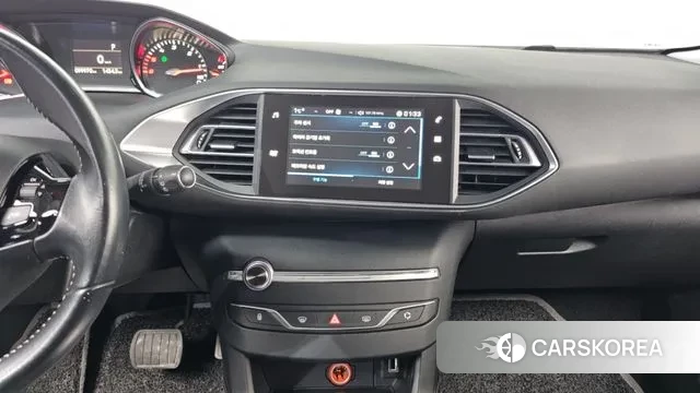 Peugeot 308 second generation 2019 Синий из Кореи, фото 5