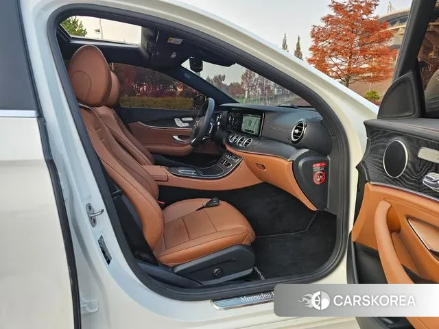 Mercedes-Benz E-Class W213 2020 Белый из Кореи, фото 5