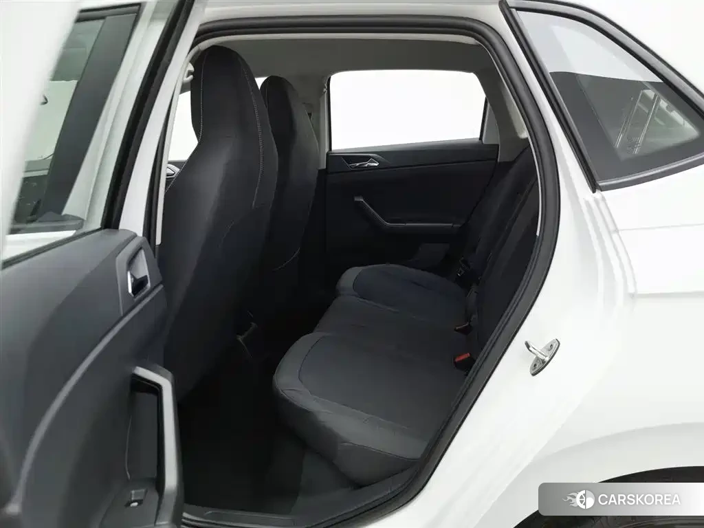 Volkswagen Polo 2024 Белый из Китая, фото 5