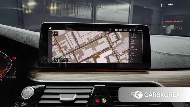 BMW 5 Series (G30) 2023 Черный из Кореи, фото 5