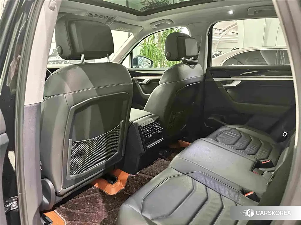 Volkswagen Touareg 2019 Черный из Китая, фото 5