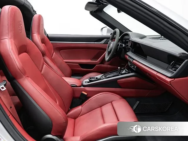 Porsche 911(992) 2024 Серебристо-серый из Кореи, фото 5