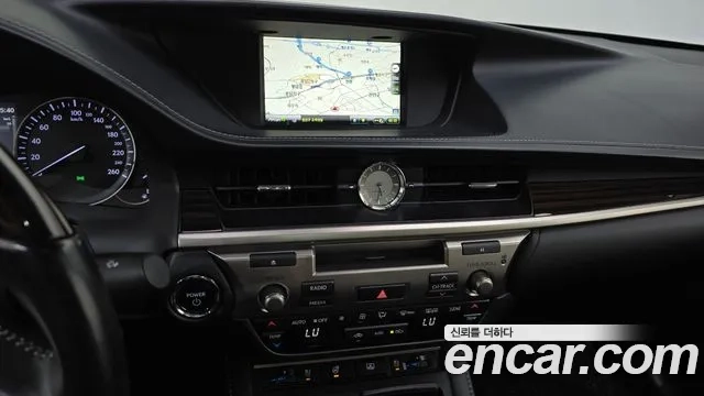 Lexus New ES300h 2018 Серый из Кореи, фото 5