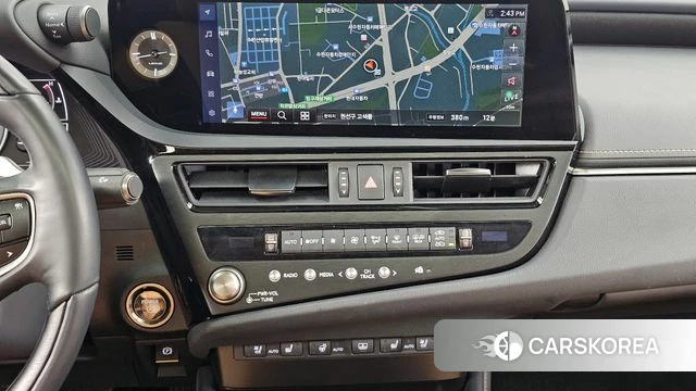 Lexus ES300h 7th generation 2024 Белый из Кореи, фото 5