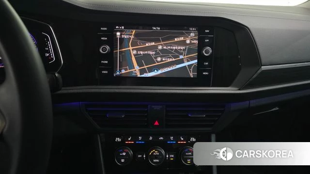 Volkswagen 7th Generation of Jetta 2023 Белый из Кореи, фото 5