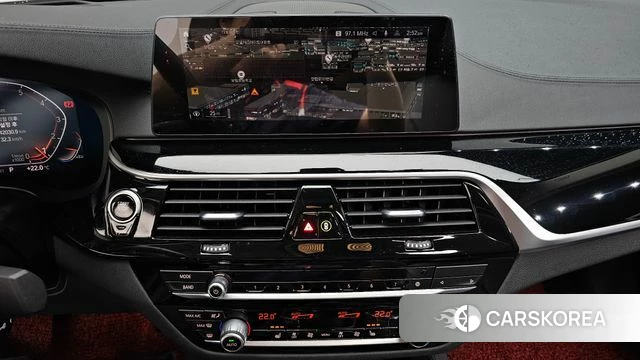 BMW 5 Series (G30) 2019 Белый из Кореи, фото 5