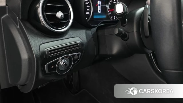 Mercedes-Benz C-Class W205 2019 Синий нефрит из Кореи, фото 5