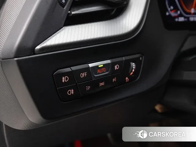 BMW 1 Series (F40) 2023 Черный из Кореи, фото 5