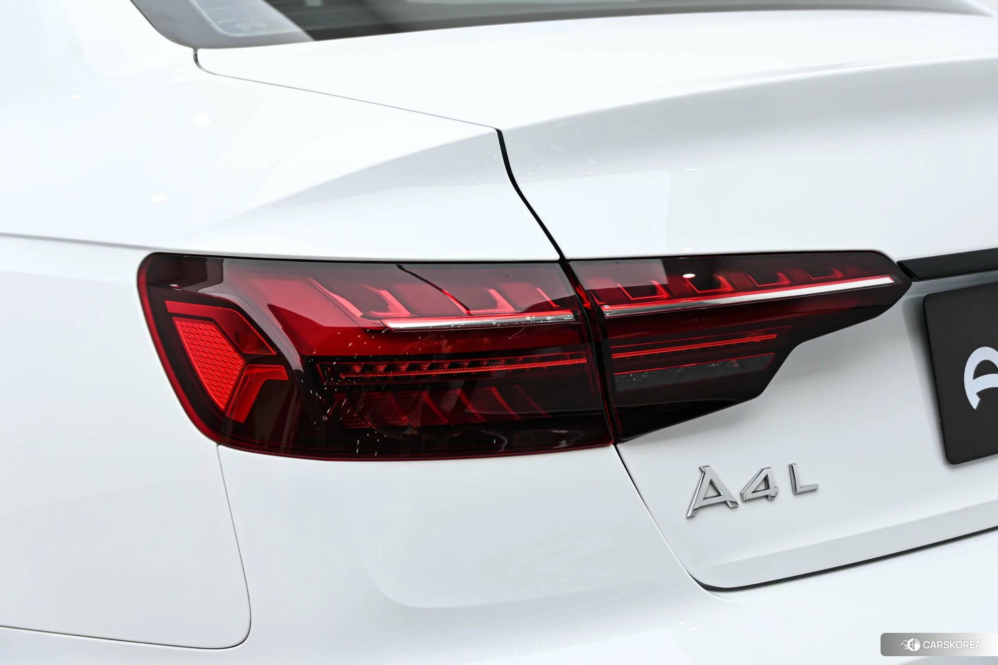 Audi A4L 2023 Белый из Китая, фото 5