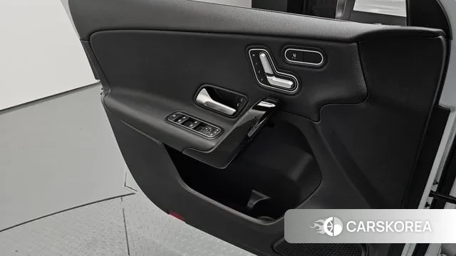 Mercedes-Benz A-Class W177 2019 Белый из Кореи, фото 5