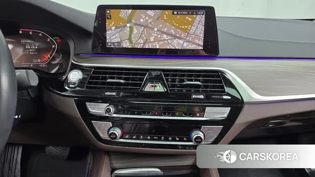 BMW 5 Series (G30) 2019 Белый из Кореи, фото 5