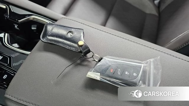 Lexus RX350h 5th generation 2025 Серебристо-серый из Кореи, фото 5