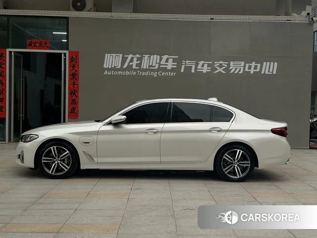 BMW 5 series PHEV 2022 Белый из Китая, фото 5