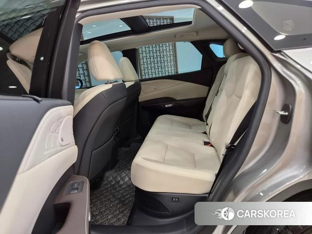 Lexus RX350h 5th generation 2024 Серебристо-серый из Кореи, фото 5
