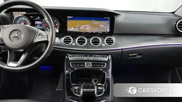 Mercedes-Benz E-Class W213 2018 Белый из Кореи, фото 5