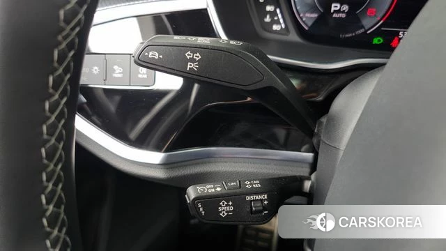 Audi Q3 (F3) 2022 Серый из Кореи, фото 5