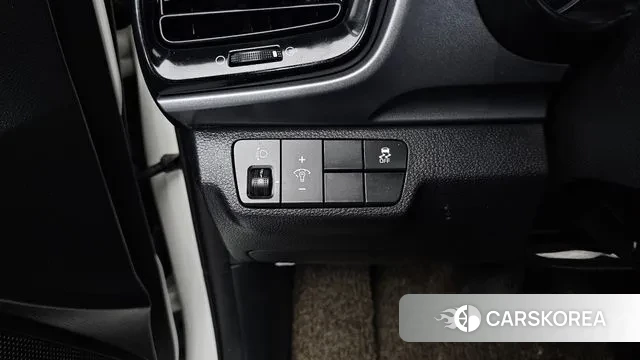 Kia Stonic 2018 Белый из Кореи, фото 5