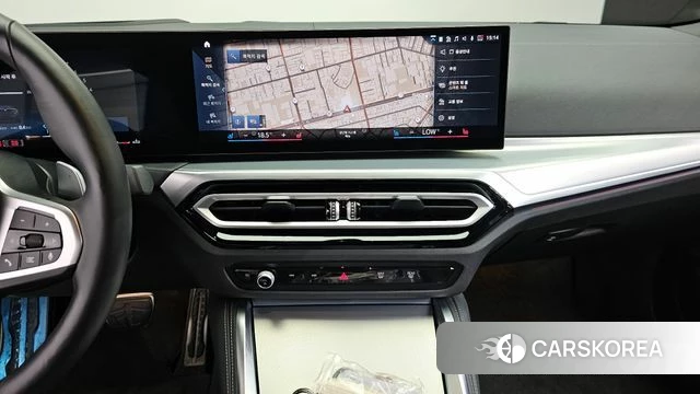 BMW 4 Series (G22) 2024 Небесно-голубой из Кореи, фото 5