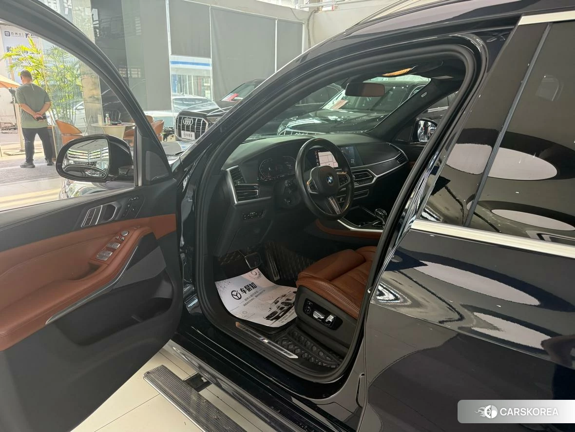 BMW X7 2020 Черный из Китая, фото 5