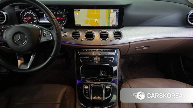 Mercedes-Benz E-Class W213 2018 Белый из Кореи, фото 5
