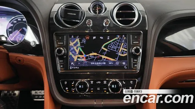 Bentley Bentayga 2019 Белый из Кореи, фото 5