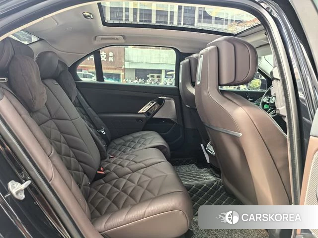 BMW 7 series 2024 Черный из Китая, фото 5