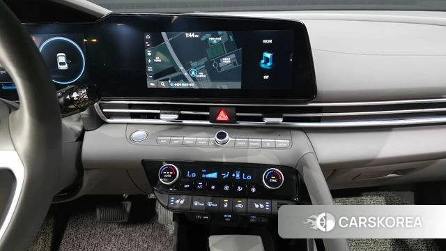 Hyundai The New Avante (CN7) 2024 Серебристо-серый из Кореи, фото 5