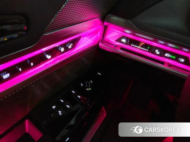 BMW 7 Series (G70) 2023 Черный из Кореи, фото 5