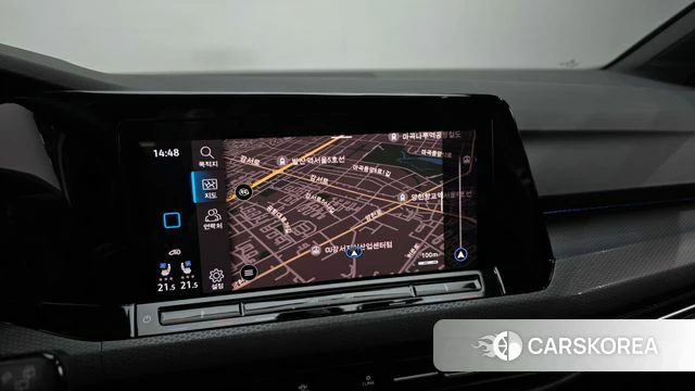 Volkswagen Golf 8th Generation 2024 Белый из Кореи, фото 5
