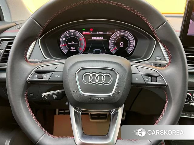 Audi Q5L 2022 Темно-серый из Китая, фото 5