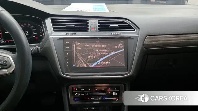 Volkswagen Tiguan Allspace 2023 Белый из Кореи, фото 5