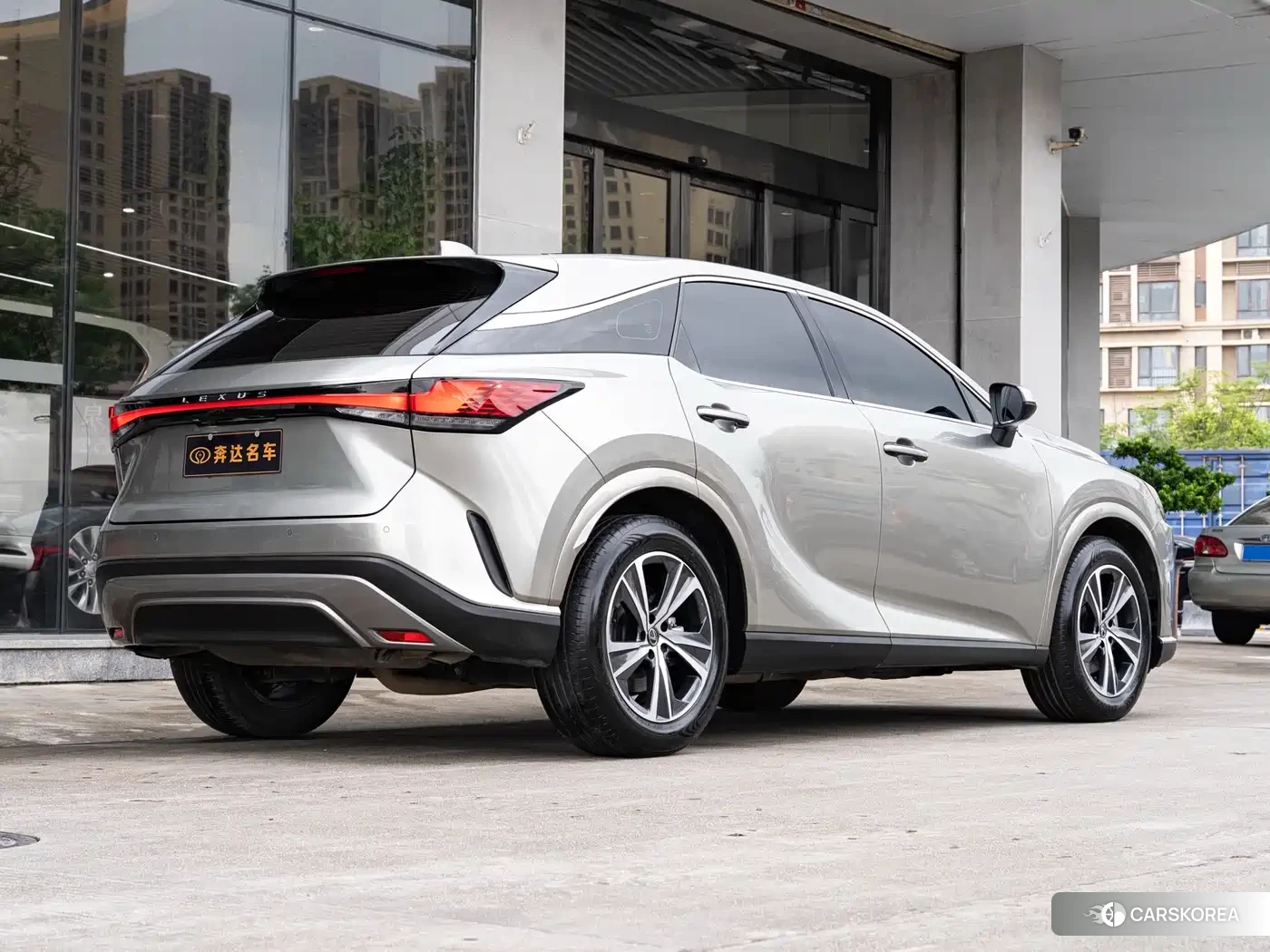 Lexus RX 2025 Silver/gray из Китая, фото 5