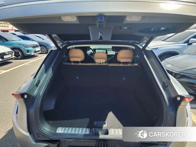 Kia EV6 2022 Серебристо-серый из Кореи, фото 5