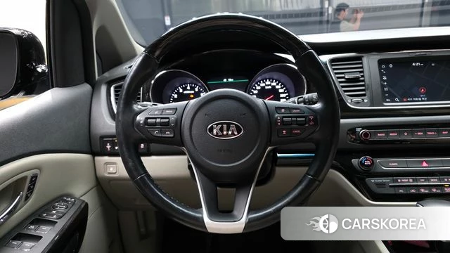 Kia The New Carnival 2018 Черный из Кореи, фото 5