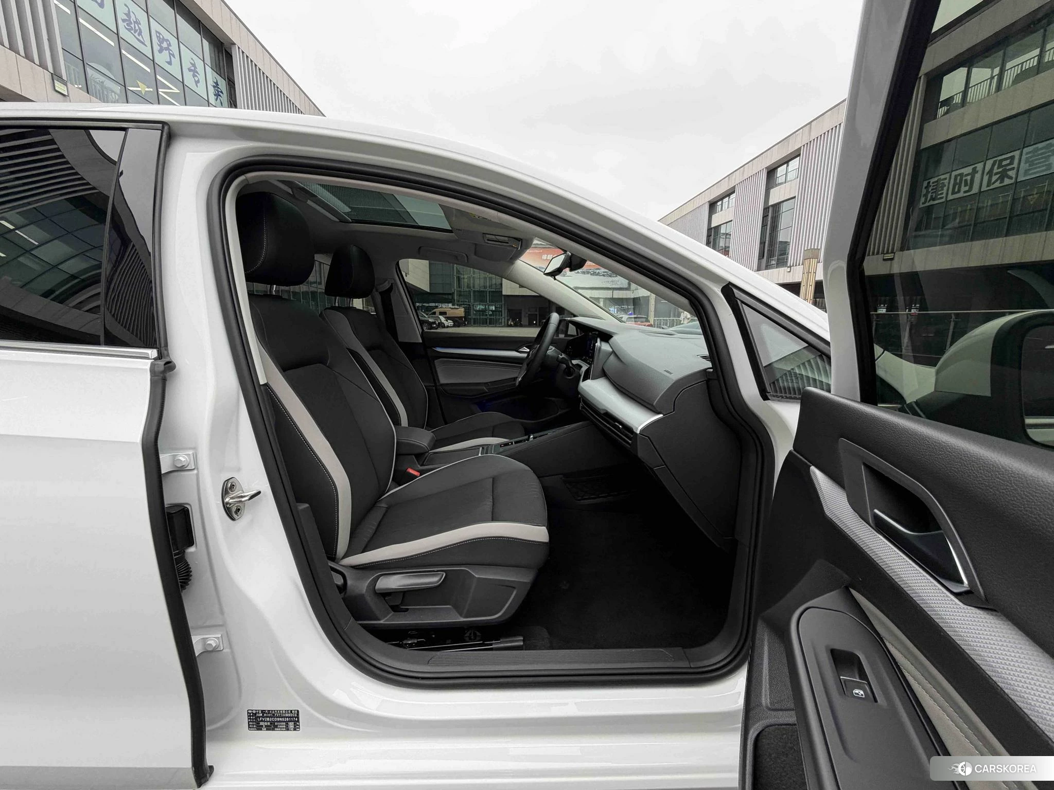Volkswagen Golf 2020 Белый из Китая, фото 5