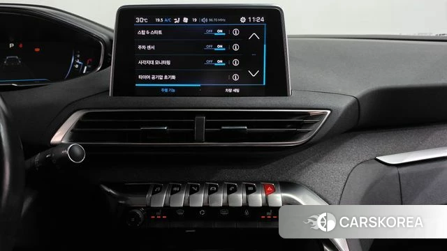 Peugeot 5008 second generation 2018 Белый из Кореи, фото 5