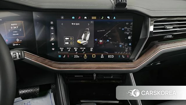 Volkswagen Touareg 3rd generation 2025 Белый из Кореи, фото 5